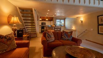 Télévision, cheminée