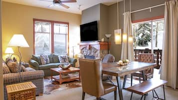 Smart TV y chimenea