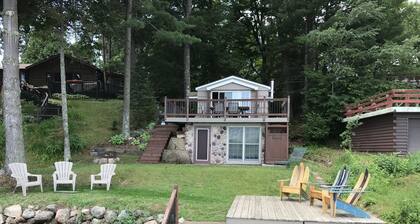 Lakeshore Cabin On The Waters Edge of Bone Lake
