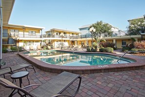Outdoor pool, a heated pool - Beach Condo, Heated Pool, Free Parking, 2 Minute Walk to Ocean (Redington Beach)