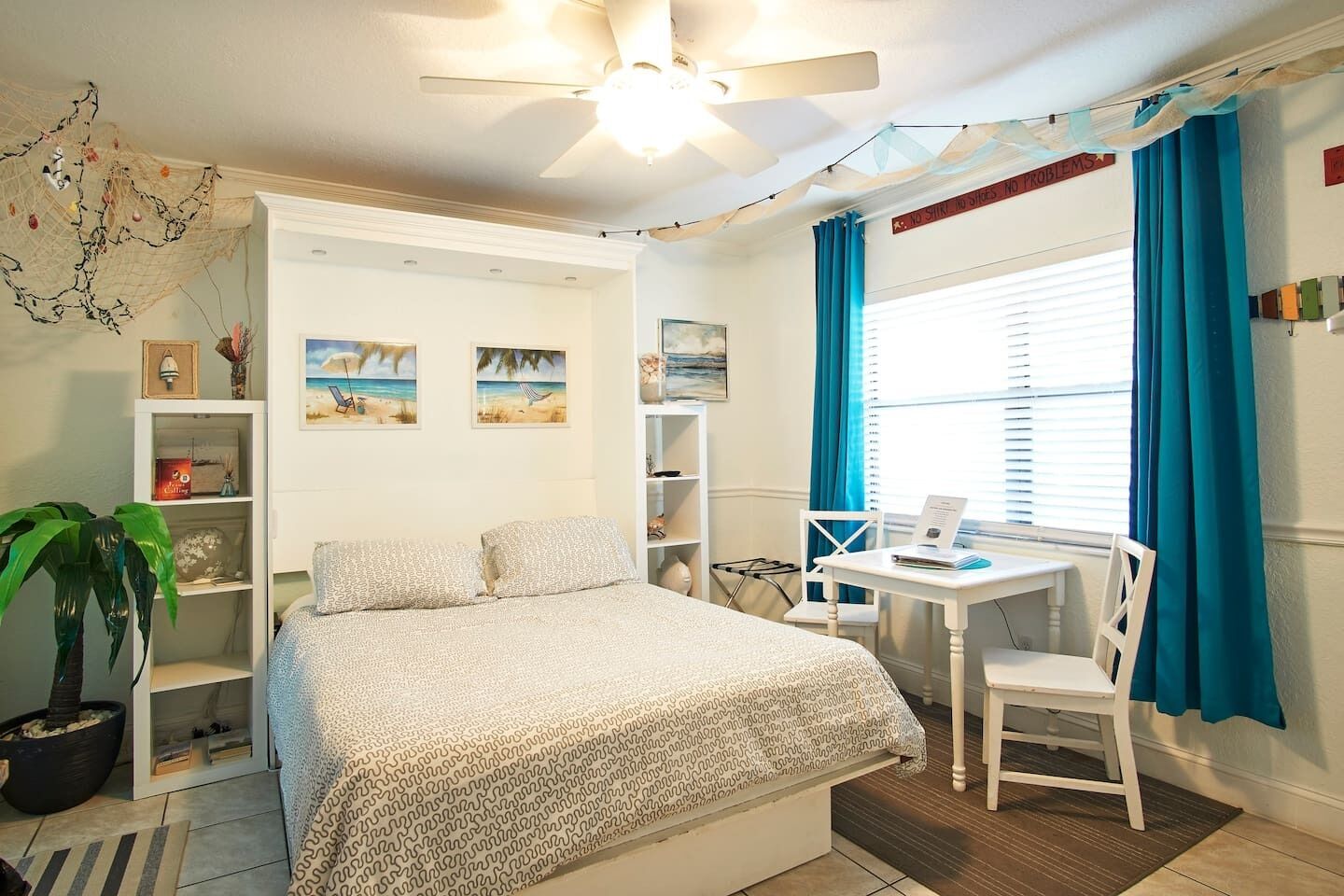 Beach Condo, Heated Pool, Free Parking, 2 Minute Walk to Ocean