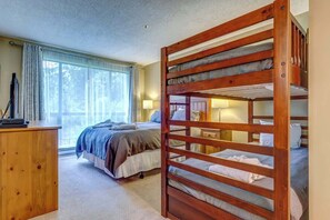 2 chambres, fer et planche à repasser, Wi-Fi gratuit, draps fournis