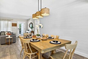 Dining - Lantana Cabana (Cleawater)