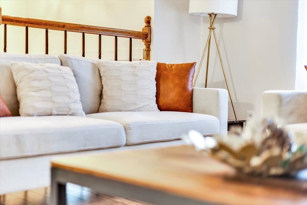 6BDR Charming Home 15 min from City 12Guests