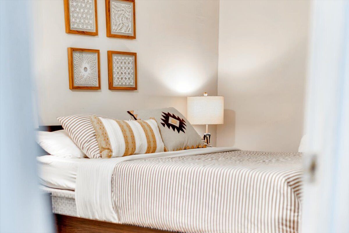 6BDR Charming Home 15 min from City 12Guests