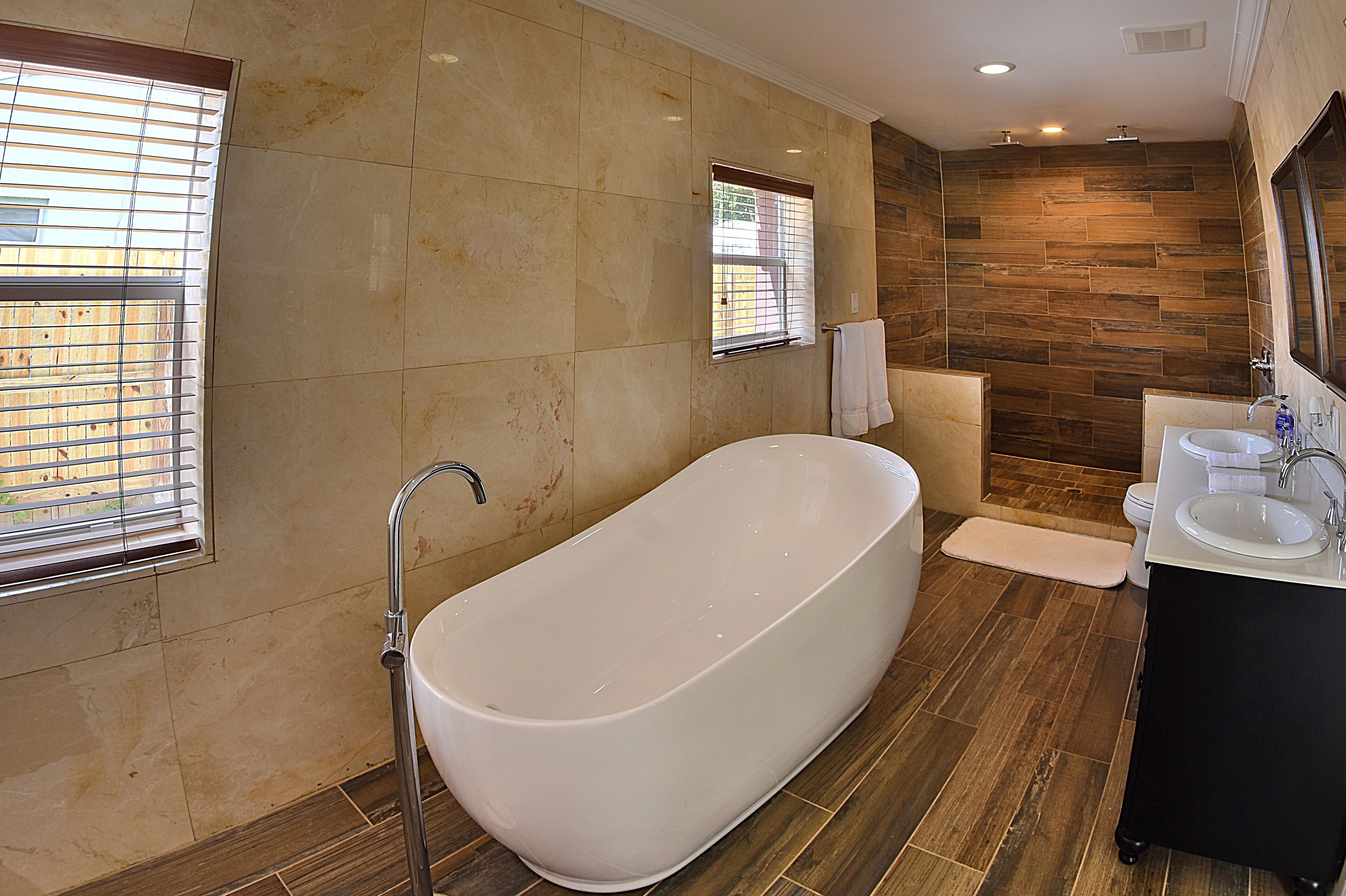 Decadent Compound (rate includes all 5 houses located inside a compound)