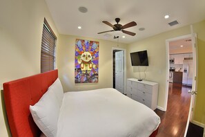 8 bedrooms, desk, iron/ironing board, free WiFi