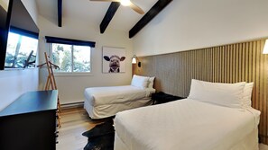 3 bedrooms, iron/ironing board, travel cot, Internet