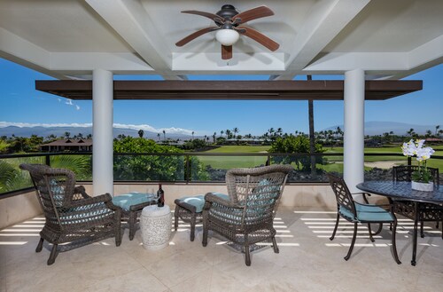 Amazing Mauna Lani Point, ocean & Mountain views!