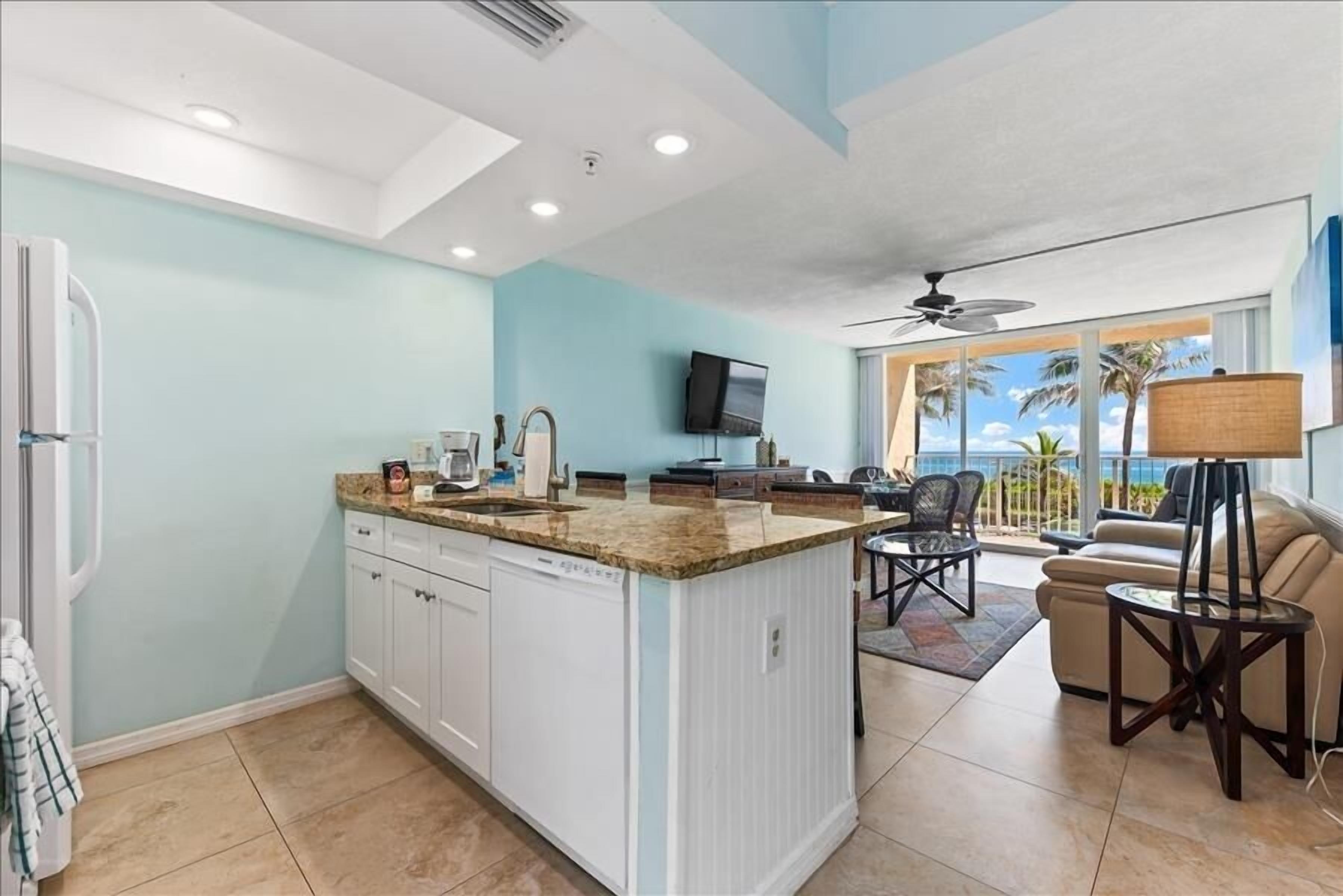 Beach Condo/ Island Beach Resort/ No Cleaning Fee/ Condo 209