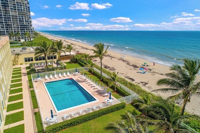 Beach Condo/ High-End Finishes/ Island Beach Resort/ No Cleaning Fee/ Condo 111