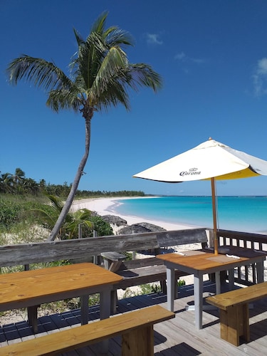 Sea Shanty - Ocean view, Private pool, Walk to Beach, Prime Central Location.