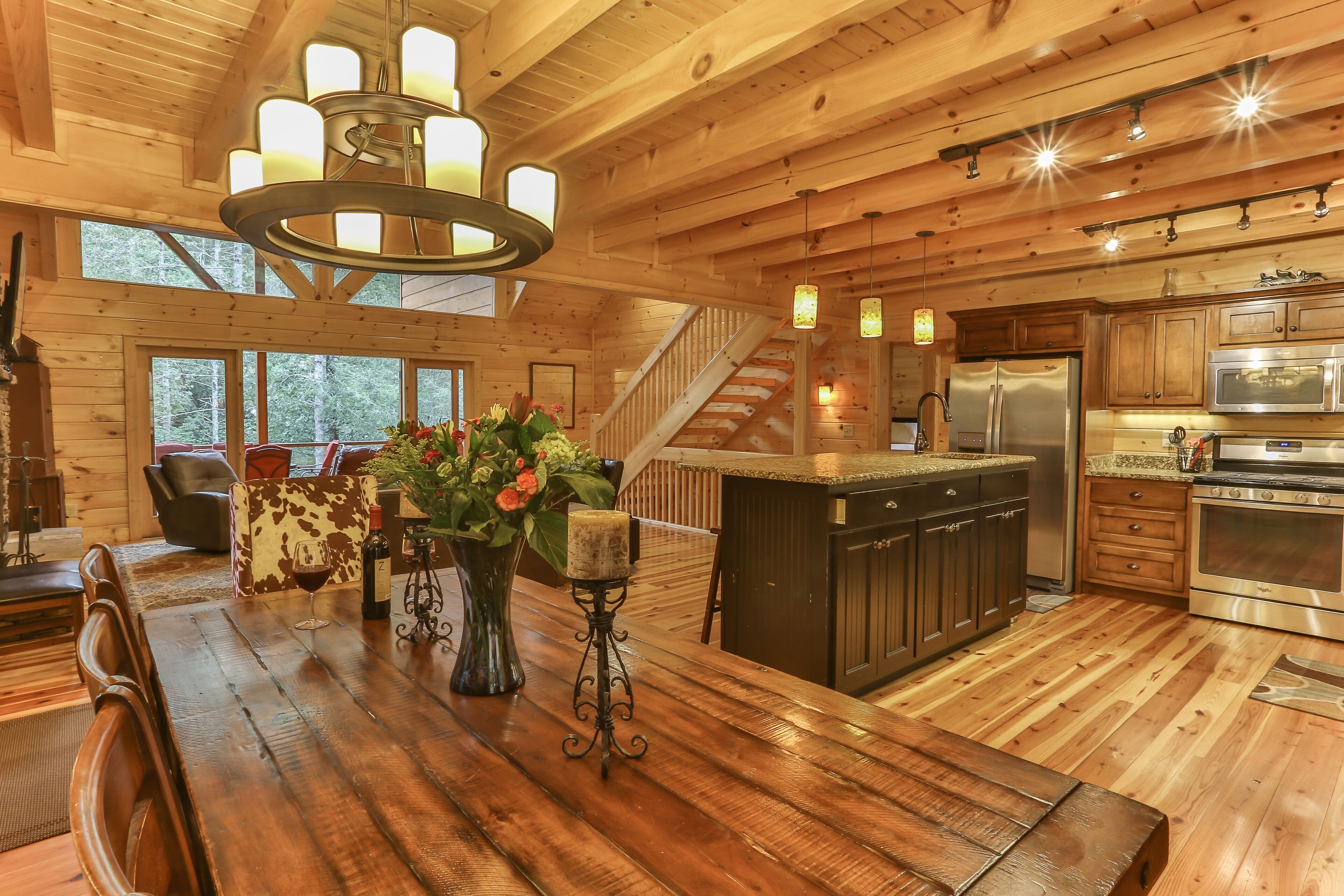 Waterfront Lodge- Over 750' Riverfront, Hot Tub, Pool Table, Porches in Ellijay 