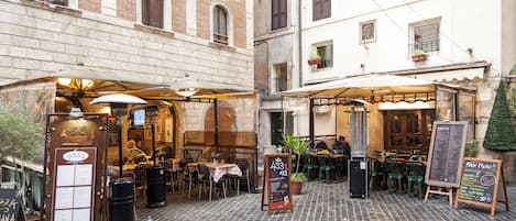 Ristorazione all'aperto