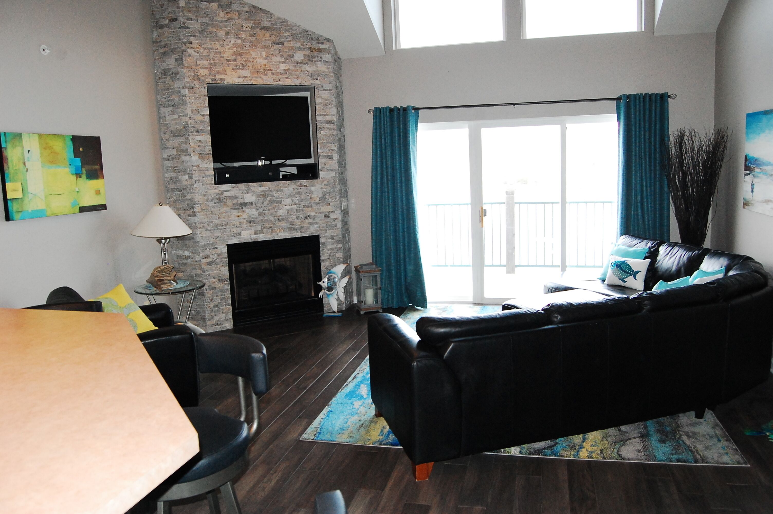 Top Floor, Building with Elevator, 4BR 3BA Unit