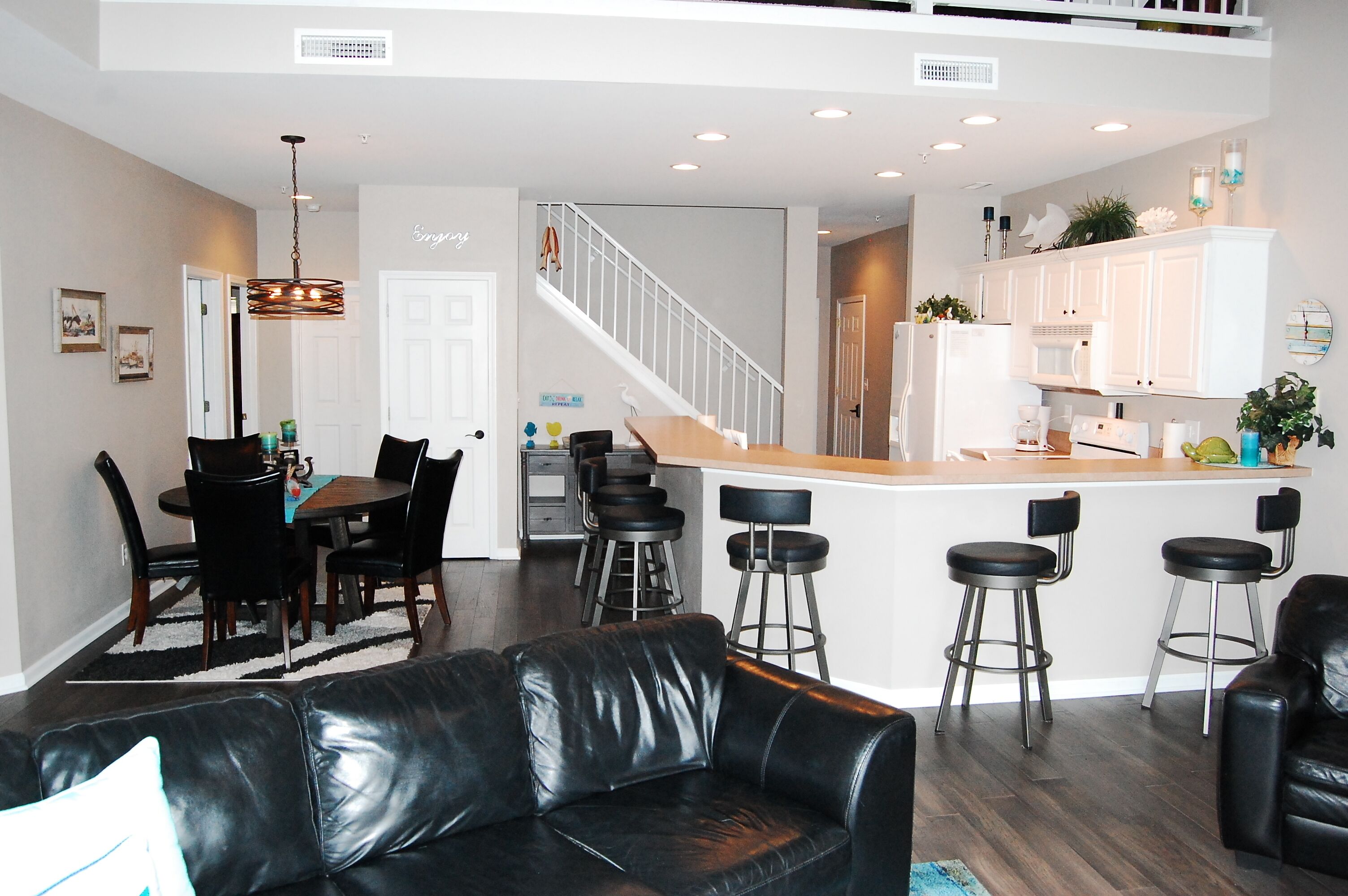 Top Floor, Building with Elevator, 4BR 3BA Unit