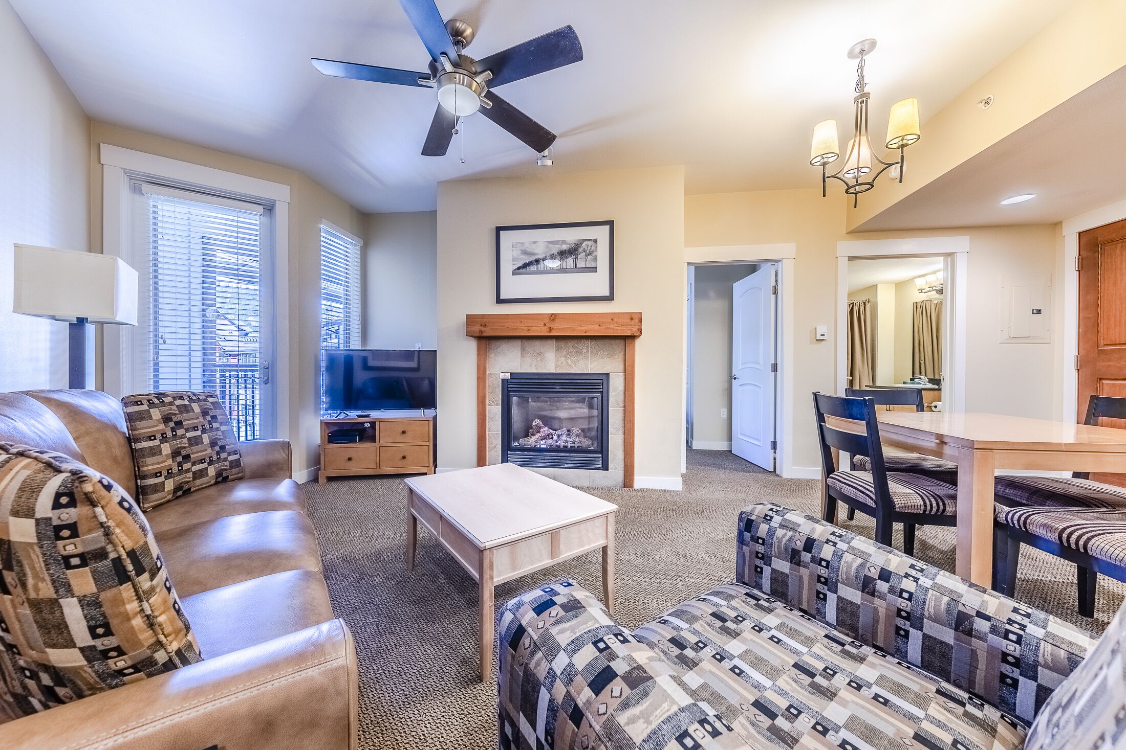 Top Floor - Slopeside Condo w/ Awesome Views. Hot tub, fire place