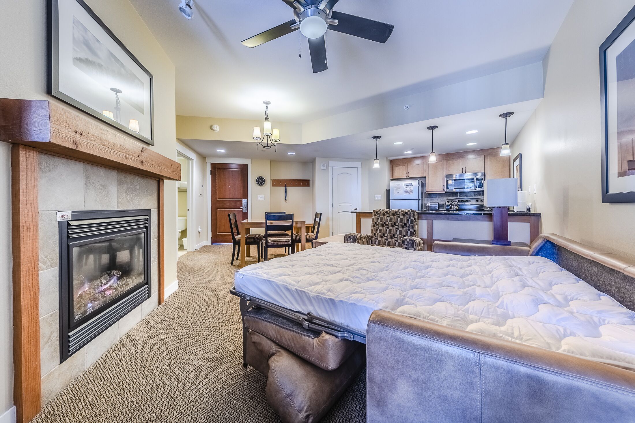 Top Floor - Slopeside Condo w/ Awesome Views. Hot tub, fire place