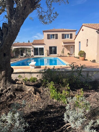 Villa with great swimming pool at 10 min from the beaches by car