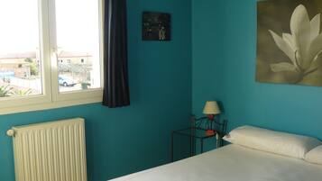 4 chambres, fer et planche à repasser, Wi-Fi