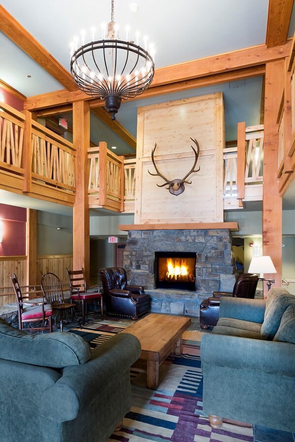 Interior - Studio Style Lodging Ski-In/Ski-Out (Whitefish)