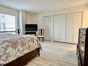 2 Schlafzimmer, Schreibtisch, Bügeleisen/Bügelbrett, Internetzugang