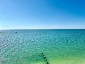 Una playa cerca