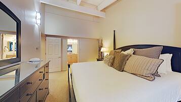3 bedrooms, iron/ironing board, internet, bed sheets