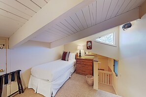 3 bedrooms, iron/ironing board, internet, bed sheets - Timberline D3E Deluxe 3-Bedroom plus Loft ~Hot Tub~Pool~WiFi~Ski-in/out (Snowmass Village)