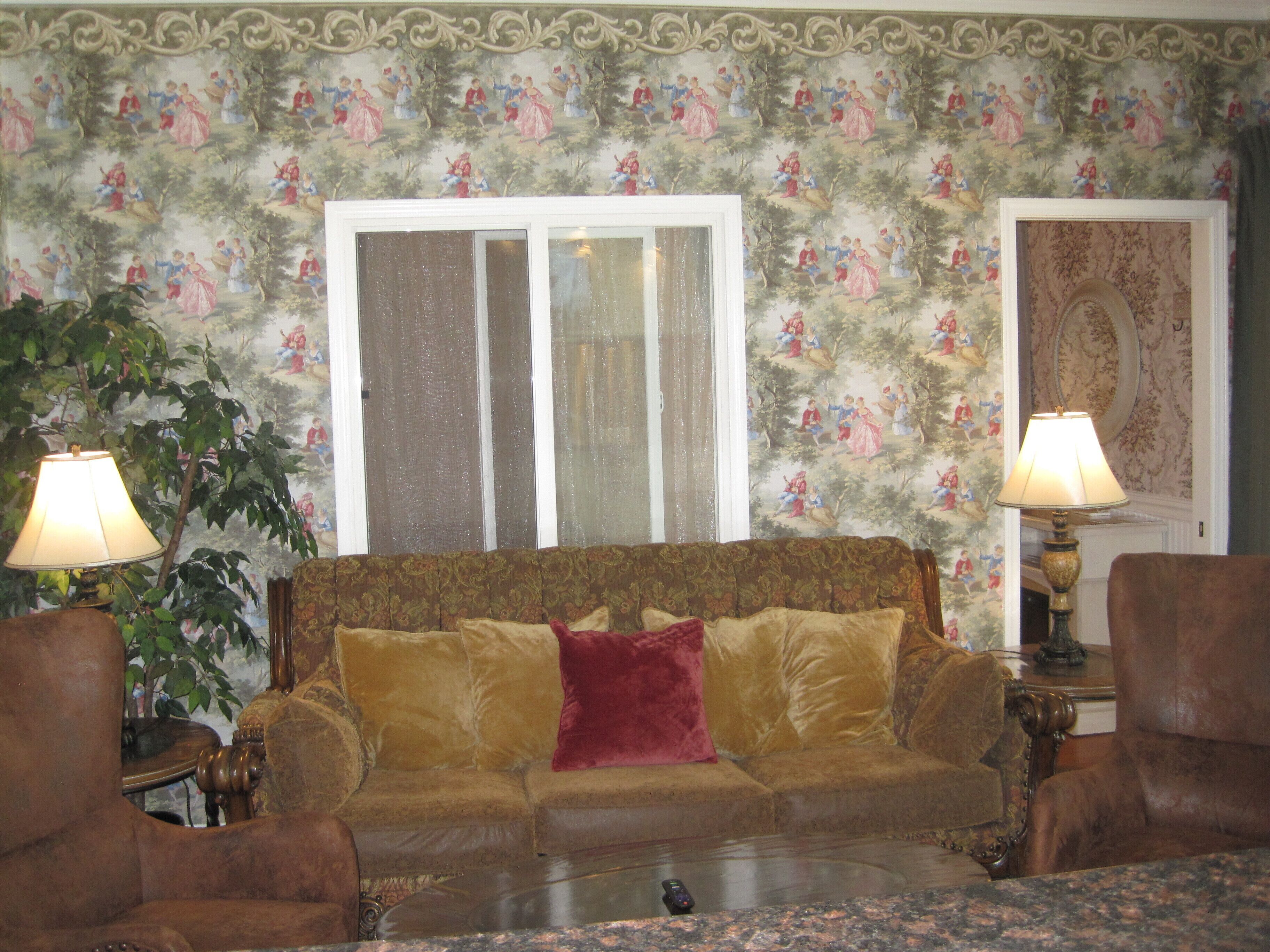 Grand Château 2-bedroom unit. Pool access