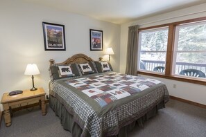 2 bedrooms, iron/ironing board, WiFi, bed sheets - Mountain View Condo with Plenty of Space (Whitefish)