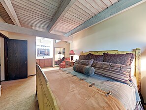 3 makuuhuonetta, silitysrauta/-lauta, internet, vuodevaatteet