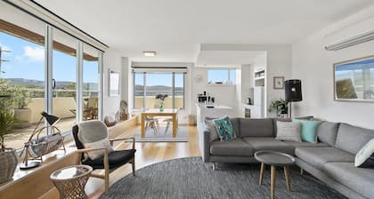 Point Grey Apartment One - Viewpoint