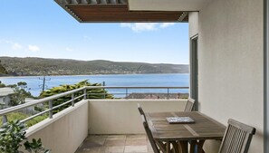 Outdoor dining - Point Grey Apartment One - Viewpoint (Lorne)