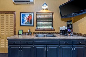Interior - Nestled next to one of the nation’s largest inner-city parks,The Cottate in Cameron Park (Waco)
