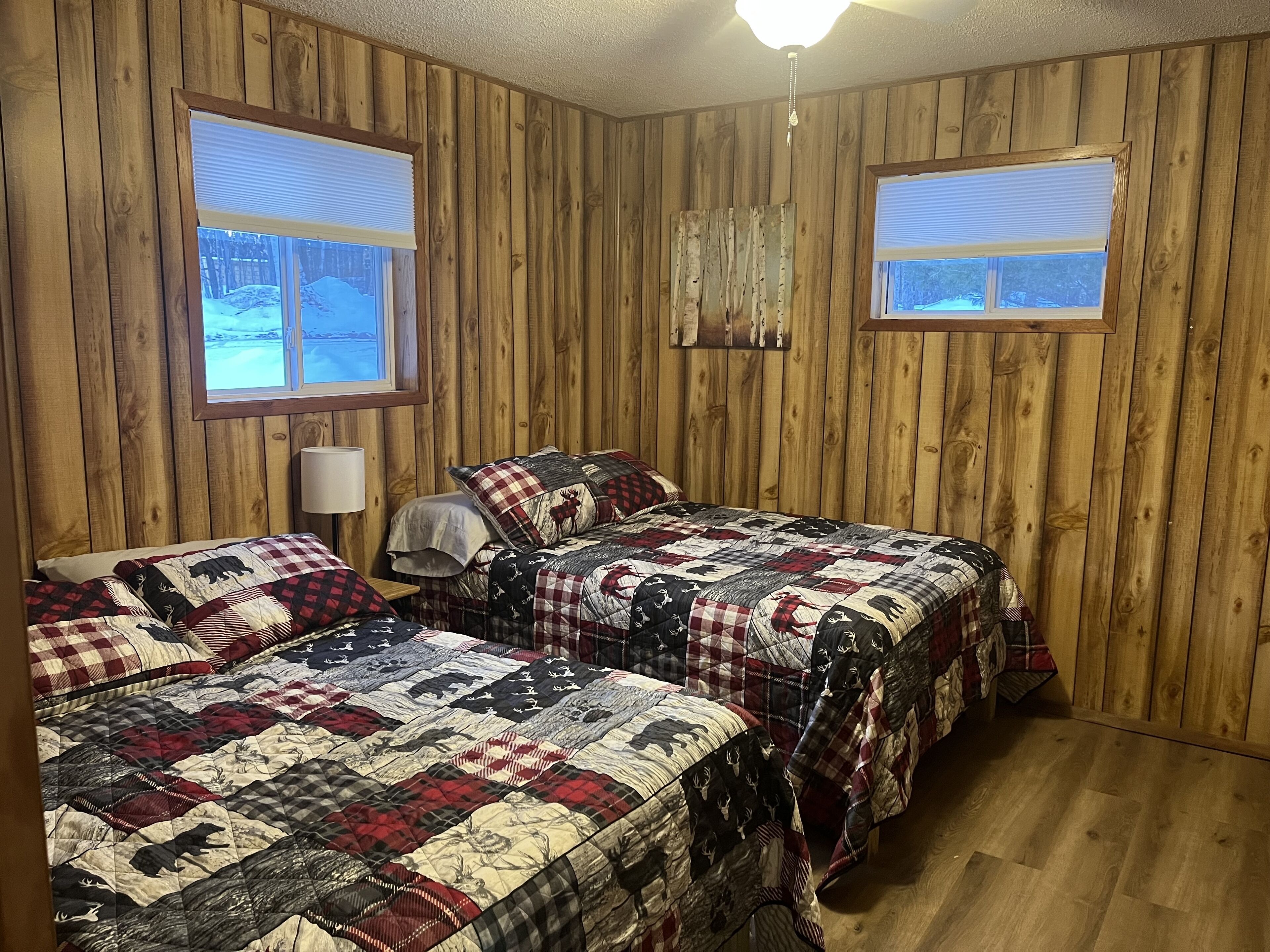 2 bedroom pet friendly cabin on beautiful lakefront property