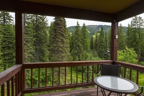 Outdoor dining - Well-appointed, Ski-In/Ski-Out Townhome (Whitefish)