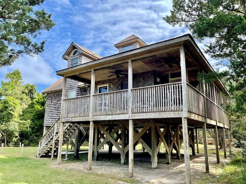 Lookout: Popular dog friendly home with comfortable interior.