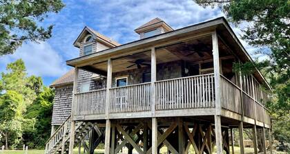 Lookout: Popular dog friendly home with comfortable interior.