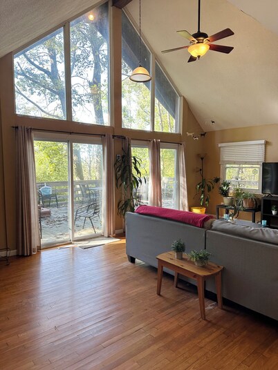 Bedrooms 4, Bathrooms 2, Sleeps 8