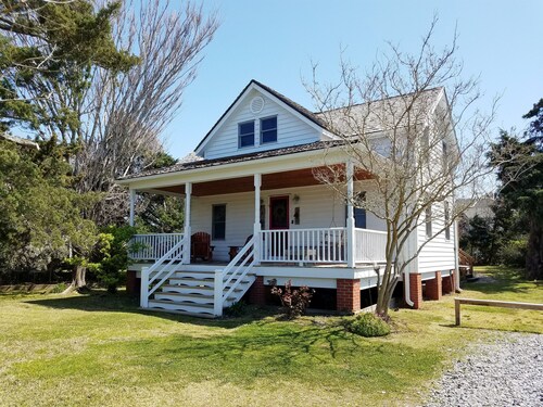 The Mary Francis: Dog friendly, near Springers Point and Lighthouse