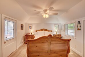 2 Schlafzimmer, Schreibtisch, laptopgeeigneter Arbeitsplatz