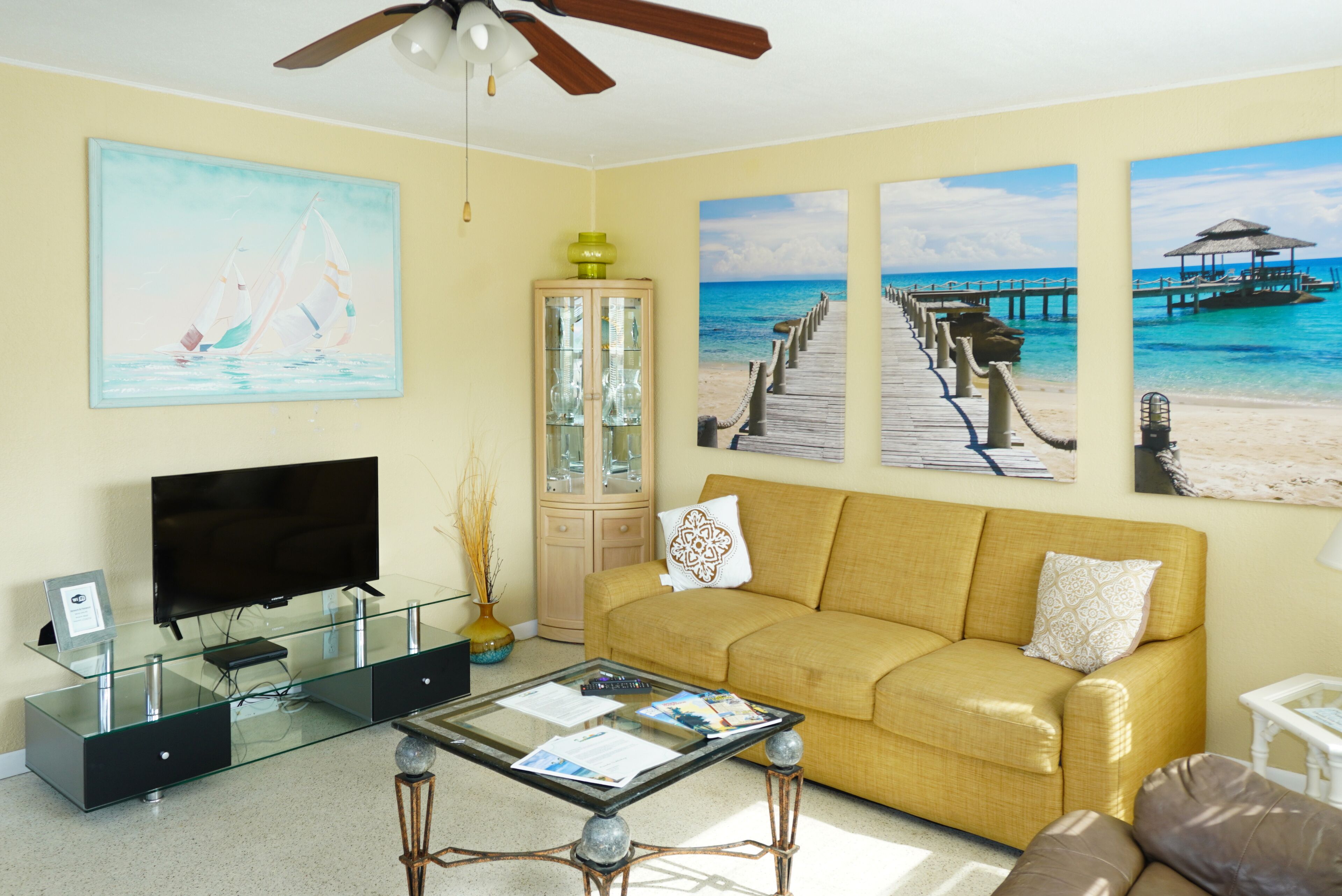 1Bdr/1Bath full kitchen Apt #5 Steps from Door to Sand n Shore!