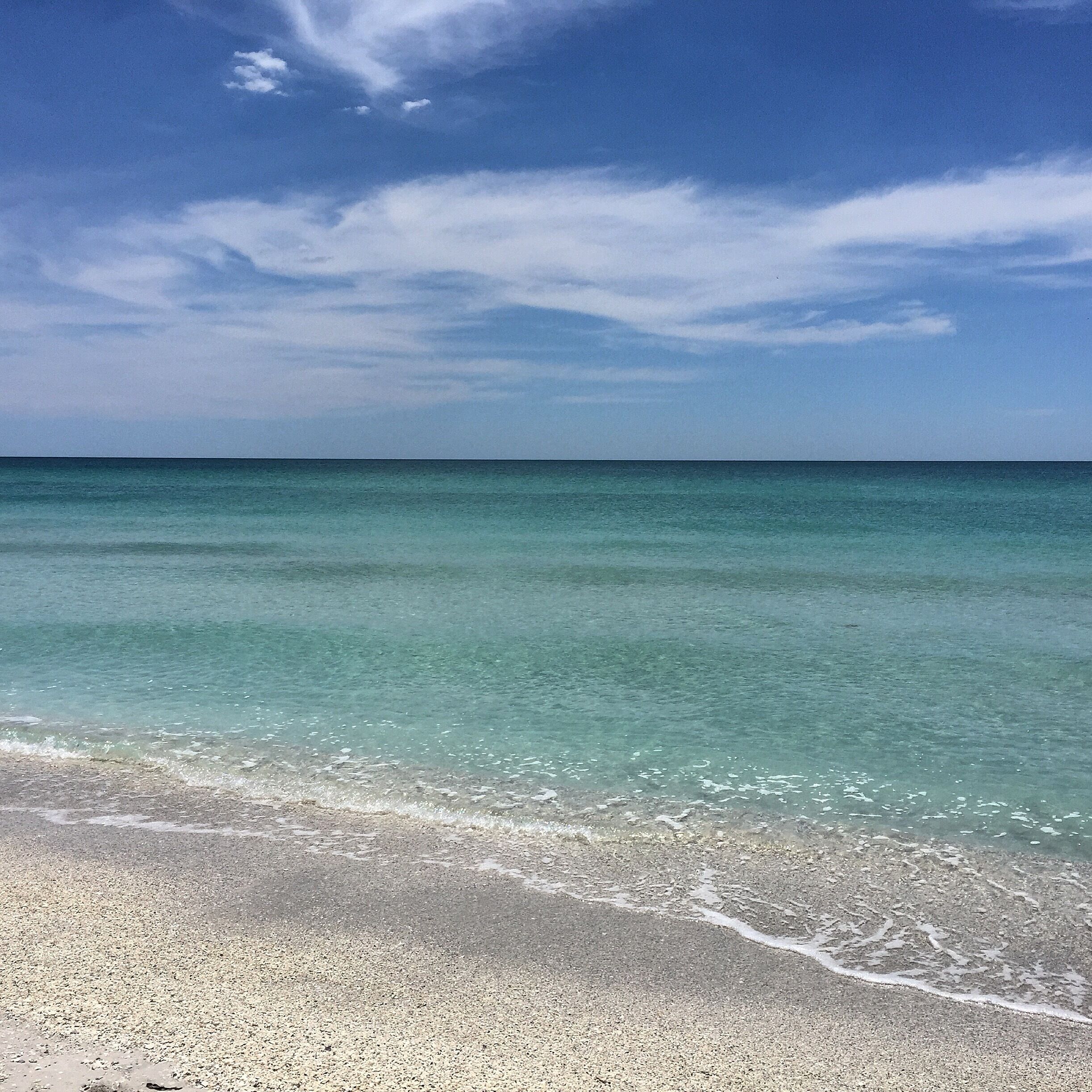 Beach nearby, sun-loungers, beach towels
