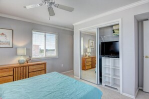 3 bedrooms, iron/ironing board, WiFi