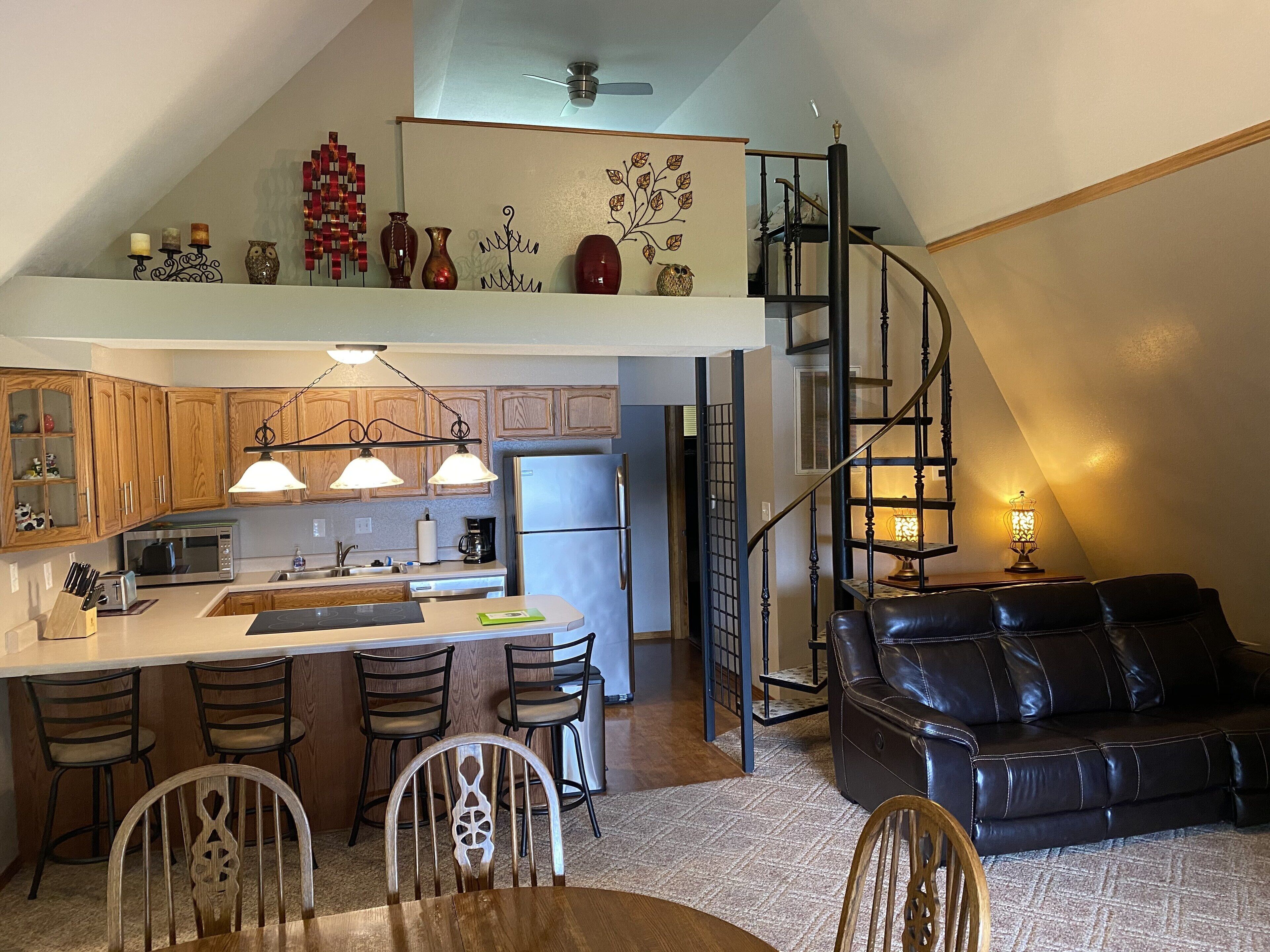 Enjoy Your Own Private 17 Acre Lake At The Taylor Lodge