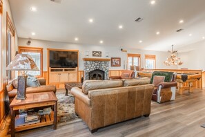 TV, fireplace, DVD player