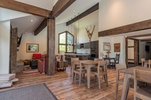 Interior - Snowcreek Condo 1516 - Room for up to 8 Guests w/ Sun Valley Resort Amenities (Sun Valley)