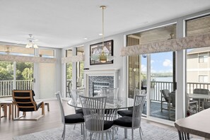 Interior - Lazy R-06 3 bedroom 3.5 bath waterfront condo with room to spread out! (Osage Beach)