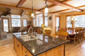 Interior - Spectacular Lodging Steps from the Slopes (Whitefish)